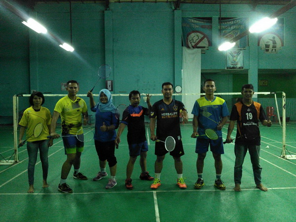 Melalui Badminton, Eratkan Polresta dan Wartawan